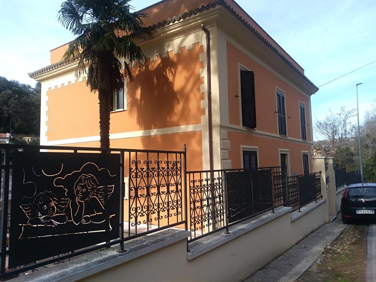 Villino Chelidonia Subiaco Bed and Breakfast Exteriör bild