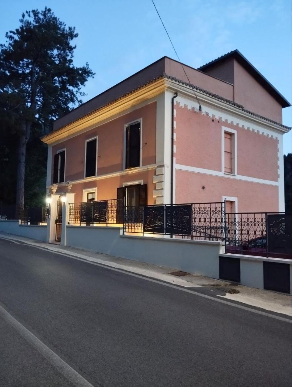 Villino Chelidonia Subiaco Bed and Breakfast Exteriör bild